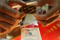 Pameran menyuguhkan perhiasan dan batu mulia berbagai model dan desain dari kalung, gelang, cincin hingga emas batangan.