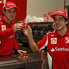Massa Dikritik, Alonso Membela