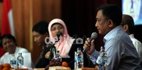 Diskusi ini mengambil tema Revitalisasi Pendidikan di DKI Jakarta. Kandidat Gubernur DKI Jakarta yang hadir, harus menanggapi persoalan pendidikan di Ibukota Negara.
