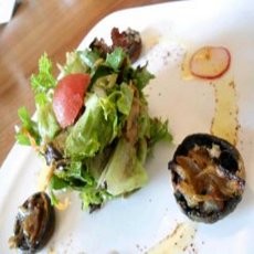 Icip Aneka Salad di Porto Resto Yuk!