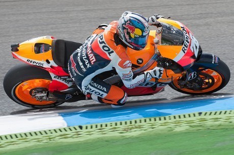 Pedrosa Ungguli Stoner & Lorenzo