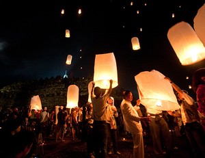 Ribuan Lampion Akan Menerangi Borobudur Malam Ini