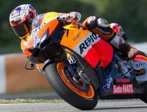 Stoner Menang di Estoril