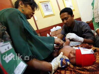 Balita Pun Ikut Sunatan Massal