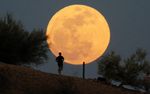 Indahnya Fenomena Supermoon