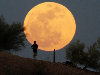 Indahnya Fenomena Supermoon