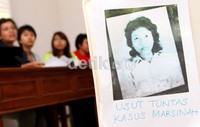 Aktivis yang tergabung dalam Perempuan Mahardika menyatakan pemerintah terkesan membiarkan kasus Marsinah tidak terselesaikan. Tahun depan kasus Marsinah genap 20 tahun. Di mana 20 tahun adalah jenjang waktu bagi kasus itu kedaluwarsa jika tak terselesaikan, kata Juru Bicara Perempuan Mahardika, Vivi Widyawati.