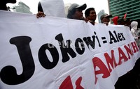 Massa berdemo sekitar 1 jam lalu bubar dengan tertib