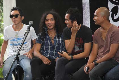 Pindah Tempat, Konser Eksklusif Slank Lebih Laku