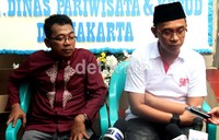 Derry dan Jarwo Kwat menilai Haji Bodong punya loyalitas tinggi sebagai seniman. Komario Bahar/detikHot.