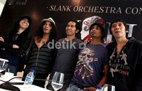 Akhirnya Slank siap menggelar konsernya untuk penggemar wangi di hotel berbintang yang sangat mewah.