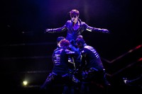 Hyun Joong menyanyikan berbagai lagu hitsnya. (Dok. Running Into The Sun)