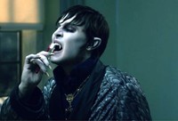 Barnabas bangkit setelah ratusan tahun dikubur hidup-hidup. (Warner Bros).