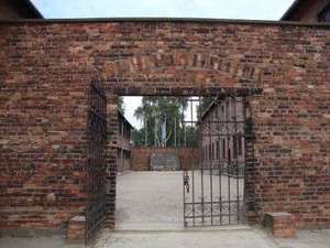 Tidak Hanya Sepakbola, di Polandia Juga Ada Jejak Nazi!