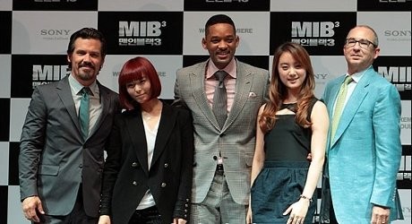 Anak & Istri Will Smith Nge-fans Wonder Girls