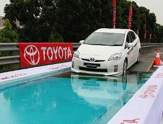Pemerintah Siap Beri Insentif untuk Mobil Hybrid