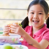 Bekal Makanan yang Buruk untuk Anak Sekolahan