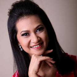 Angkie Yudistia, Wanita Tunarungu yang Jadi CEO