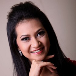 Kisah Angkie Yudistia, Wanita Tunarungu Menembus Batas (1)