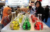 Pameran yang berlangsung selama tiga hari ini menargetkan 5000 pengunjung. Diproyeksikan total bisnis dari LAB Indonesia 2012 mencapai USD 2 juta.