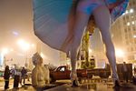 Pindahan Patung Seksi MM Sedot Perhatian Warga