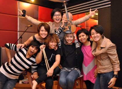 Ditinggal Gitaris, SHE Tak Akan Cari Personel Baru