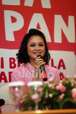 Delapan Public Figure Ini Peduli Kanker Payudara