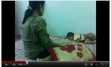 Video Perempuan Melayu Pukuli Bayi 1 Tahun di Youtube Bikin Miris