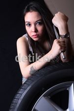 Kelly Bowen Bisa Nyetir Sejak 6 SD