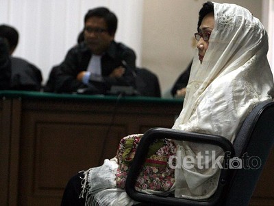 Nunun Resmi Berstatus Koruptor & Dibui 2,5 tahun