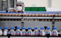 Biaya produksi industri minuman ringan pada 2012 diperkirakan naik sekitar 10%-15% dibanding 2011. Kenaikan itu dipengaruhi oleh peningkatan biaya distribusi seiring pembatasan bahan bakar minyak (BBM) bersubsidi, peningkatan upah pekerja, dan kenaikan harga bahan baku.