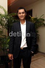 Panji Kompak Bareng Halimah di Premiere Hattrick