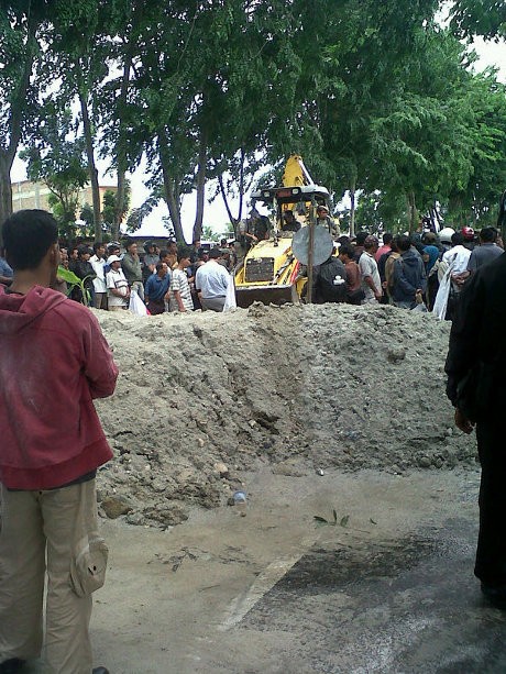 Tuntut Ganti Rugi Lahan, Warga Medan Timbun Jalan Protokol