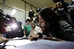 Keluarga Cari Informasi Terbaru Sukhoi di Halim