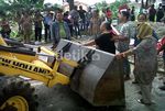 Minta Ganti Rugi Lahan, Warga Medan Timbun Jalan