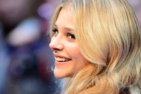 Ia pun terlihat sangat cantik saat hadir di pemutaran film terbarunya, Dark Shadows. Getty Images/Ian Gavan.