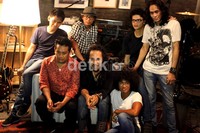 Ipang  berpose bersama usai acara pertunjukan.