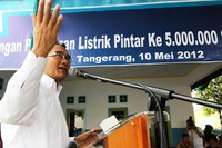 Direktur Utama PLN Nur Pamudji memberikan sambutan. Sampai bulan Mei 2012, jumlah pelanggan PLN yang menggunakan Listrik Pintar sudah mencapai 5 juta pelanggan. Jumlah tersebut menjadikan Indonesia sebagai negara dengan jumlah pelanggan listrik prabayar terbesar di dunia. (Humas PLN).