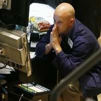 Dibayangi Krisis Eropa, Wall Terkoreksi Lagi