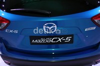 Mazda menyediakan 2 varian yakni All New Mazda CX-5 Sport Rp 375 juta dan All New Mazda CX-5 Touring Rp 410 juta dengan pajak di Jakarta.