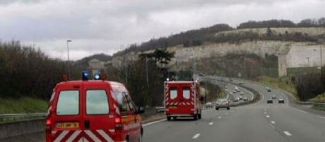 Kemlu Cek Kecelakaan Bus Rombongan Turis Indonesia di Prancis