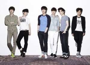 Album Mini Perdana EXO Terjual 100 Ribu Keping Dalam Sebulan