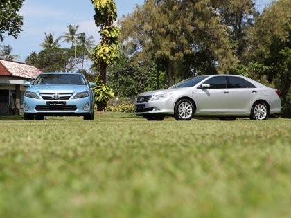 Calon Mobil Pejabat, Camry Hybrid Vs Crown Royal Saloon
