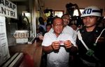 Giliran Ical yang Naik KRL Jakarta - Depok
