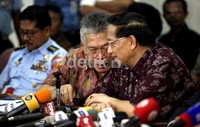 Dalam jumpa pers, Menhub EE Mangindaan menegaskan bahwa pihak Rusia bersungguh-sungguh untuk membantu investigasi kecelakaan Sukhoi Superjet 100.