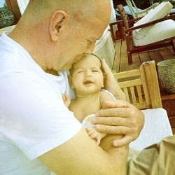 Ini Dia Anak Bruce Willis yang Baru Lahir