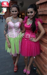 Namun kedua sempat membantah adanya pernikahan, lucunya kini Cinta mengaku sempat menikah dan menjalin hubungan dengan Mustafa dalam waktu singkat November 2011 dan berakhir Januari 2012