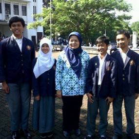 4 Siswa SMKN 13 Training di Perusahaan Aromatik Internasional