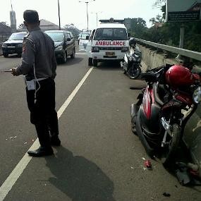 Spacy Hantam BMW di Pasupati, 2 Tewas