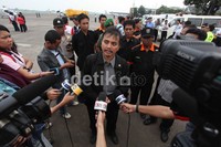 Anggota Komisi I DPR, Roy Suryo mengatakan foto yang beredar melalui jejaring sosial dan Blackberry Messenger yang disebut sebagai korban pesawat Sukhoi Superjet 100 adalah palsu.